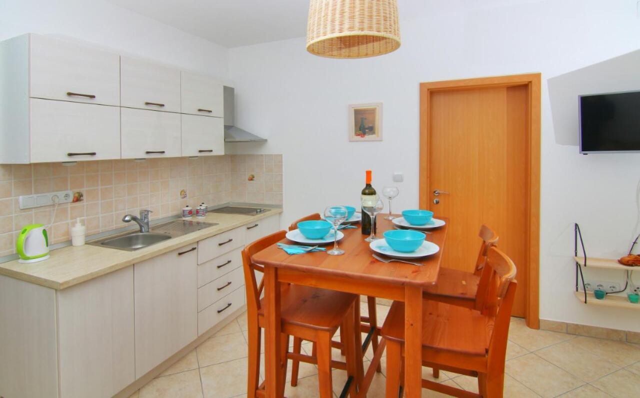 Apartman Eli Smokvica Klenovica Exterior foto